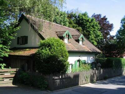 Wohnhaus in der Ringstraße 9 und 10 - Bild 1